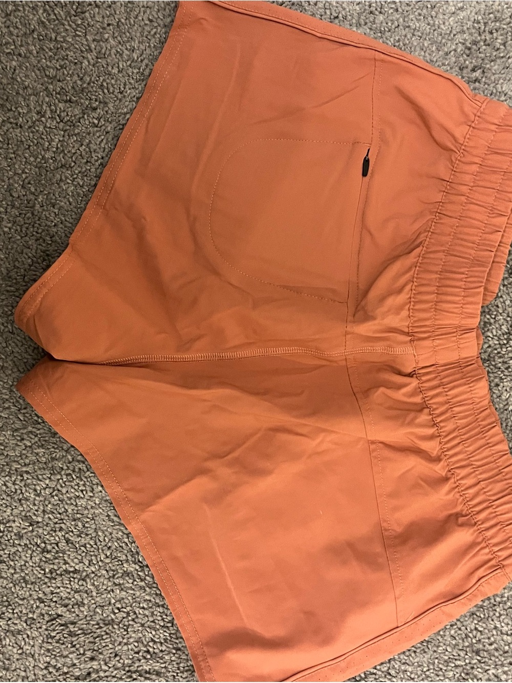 Vuori Women’s Shorts 🧡🍊 - Picture 4 of 6